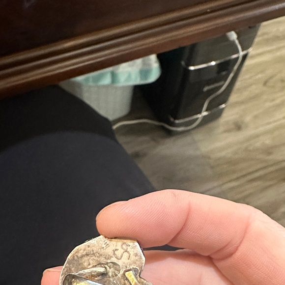 Elegant Silver and Turquoise Leaf Ring - Picture 5 of 8